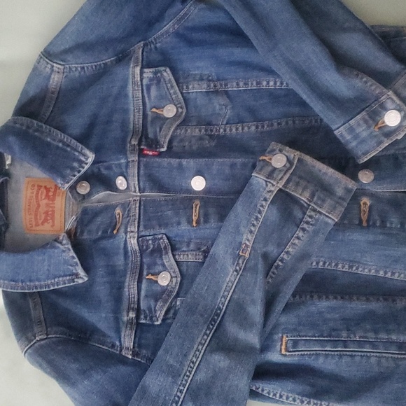 Levi Denim " Trucker" jacket - Picture 3 of 8
